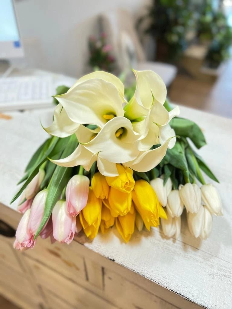 The Mom's Garden Flowers and Gifts, Flowers, Plants